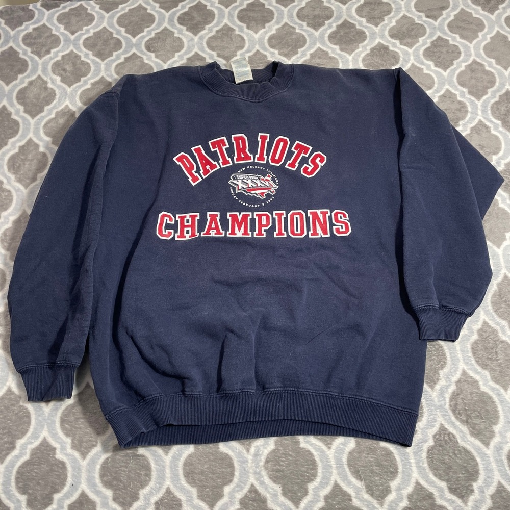 Gildan Sweatshirt Mens Large Navy Patriots Super Bowl XXXVI Champions 2002